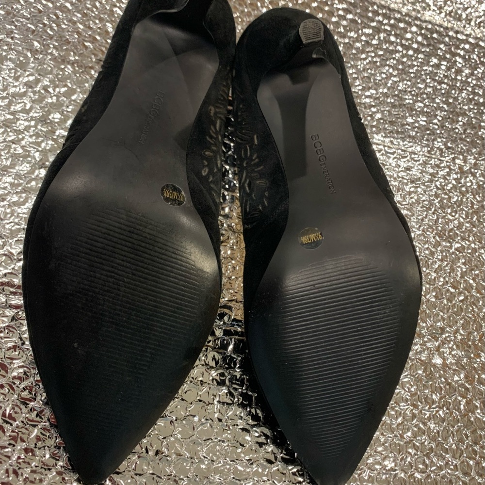 BCBGeneration Black Suede 9.5M - Picture 6 of 8
